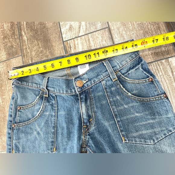 Levi's Retro Flare Too Super Low Rise Jeans Women's Size 9 Medium Wash - Picture 5 of 9
